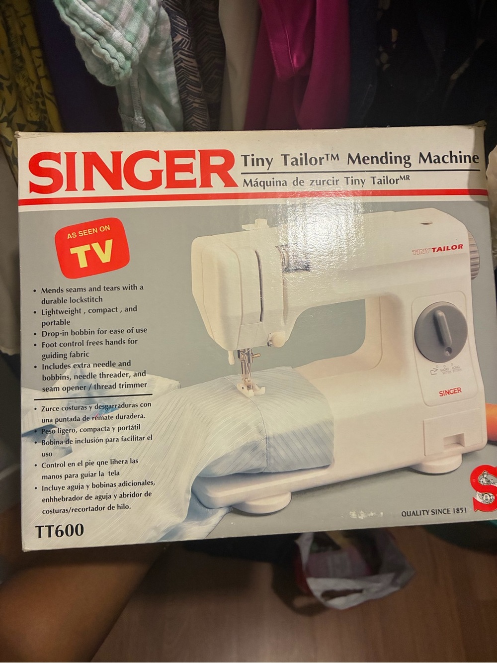 Tiny Tailor TT600 Compact White Mending Machine